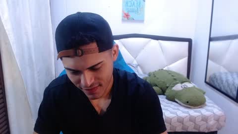 D E R E K online show from April 7, 11:32 am