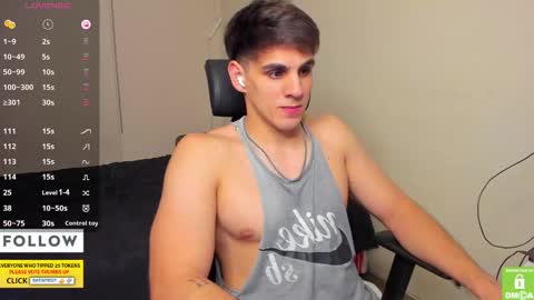 Derekcb online show from November 24, 10:53 pm