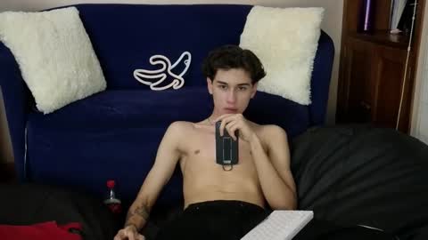 Snapshot of derekswan chatting on November 20, 11:48 pm Derek online show from November 20, 11:48 pm