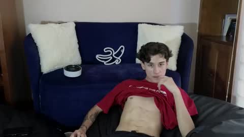 Snapshot of derekswan chatting on November 25, 8:31 pm Derek online show from November 25, 8:31 pm