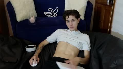 Snapshot of derekswan chatting on November 26, 11:50 pm Derek online show from November 26, 11:50 pm