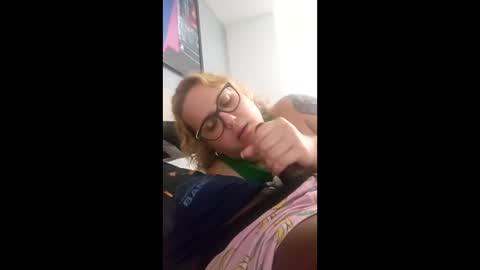 Derk  Mae online show from April 12, 8:58 pm