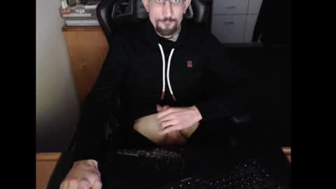 dermattes online show from December 7, 4:36 pm