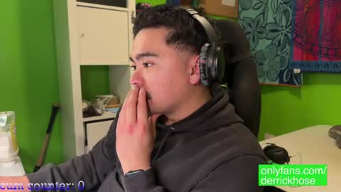 Snapshot of derrick_hose chatting on January 10, 5:26 am Derrick Hose online show from January 10, 5:26 am