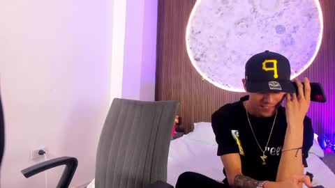 Snapshot of derrymeyers chatting on March 30, 10:55 pm derrymeyers online show from March 30, 10:55 pm
