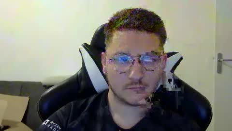 Snapshot of dervechi chatting on October 4, 11:19 am dervechi online show from October 4, 11:19 am