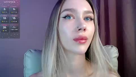 Snapshot of des_ch chatting on February 24, 5:33 pm Ari online show from February 24, 5:33 pm