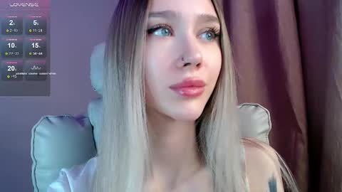 Snapshot of des_ch chatting on February 26, 5:34 pm Ari online show from February 26, 5:34 pm