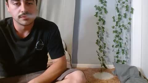 Snapshot of desert_couple420 chatting on March 10, 2:39 am WestCoastBaddie online show from March 10, 2:39 am