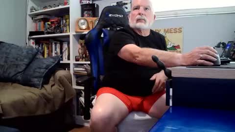 Snapshot of desertknight56 chatting on April 23, 1:18 am D K online show from April 23, 1:18 am