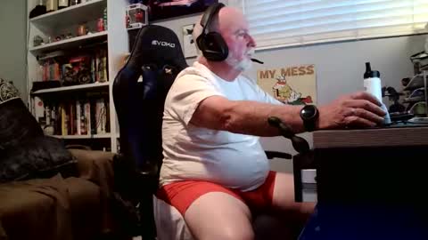 Snapshot of desertknight56 chatting on June 11, 1:16 am D K online show from June 11, 1:16 am