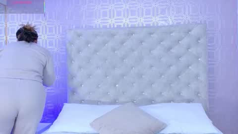 Sara Desire online show from September 14, 12:15 pm