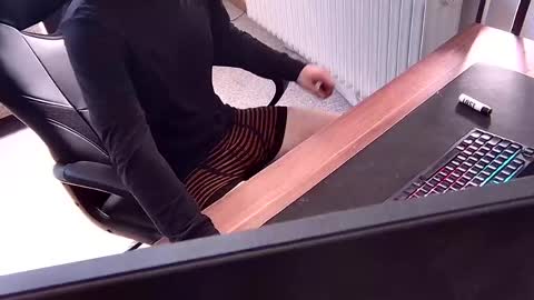 lecram online show from April 29, 8:40 am