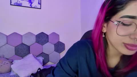 TORI AND MR. BEAR online show from January 8, 5:59 pm