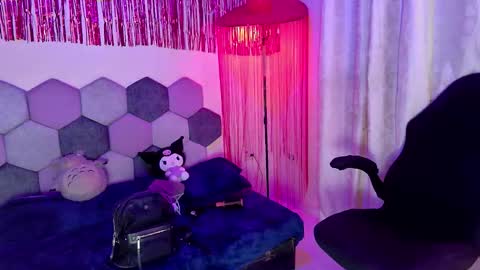 TORI AND MR. BEAR online show from February 22, 6:06 pm