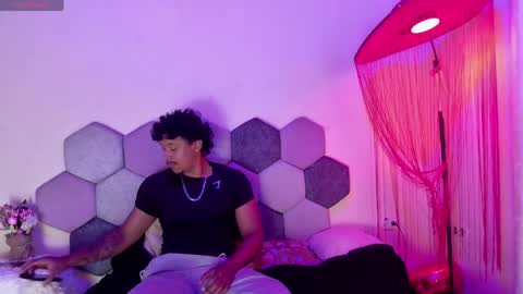 TORI AND MR. BEAR online show from April 16, 9:39 pm