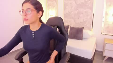 Snapshot of desireee_ chatting on September 16, 12:28 pm desire online show from September 16, 12:28 pm