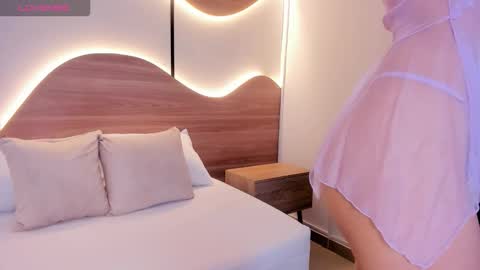 Snapshot of desireee_ chatting on November 13, 12:59 pm desire online show from November 13, 12:59 pm