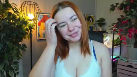 LAYLA online show from November 25, 7:30 am