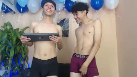 desiresofolympus_ online show from March 14, 7:25 am