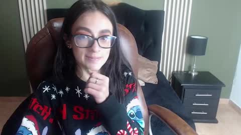 Snapshot of desiring__angel chatting on December 4, 9:07 am Desiring Angel online show from December 4, 9:07 am