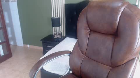 Snapshot of desiring__angel chatting on December 23, 11:36 am Desiring Angel online show from December 23, 11:36 am