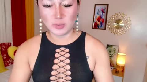 destenierose online show from March 18, 12:47 am