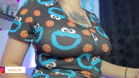 Snapshot of destiny14_ chatting on October 15, 2:22 am Dani online show from October 15, 2:22 am