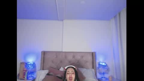 Snapshot of destinysweet21 chatting on December 7, 12:02 pm destinysweet21 online show from December 7, 12:02 pm