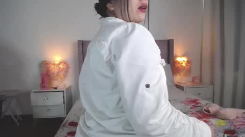 Snapshot of destinysweet21 chatting on March 8, 9:18 pm destinysweet21 online show from March 8, 9:18 pm