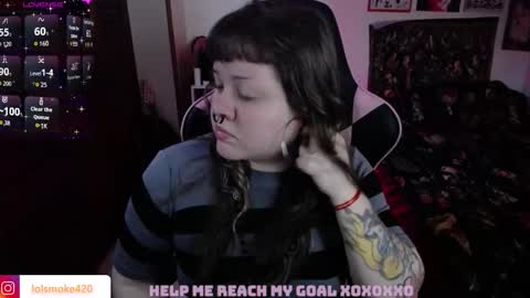 Snapshot of destroyall420 chatting on October 26, 7:42 pm Lola Bdsm and fries online show from October 26, 7:42 pm