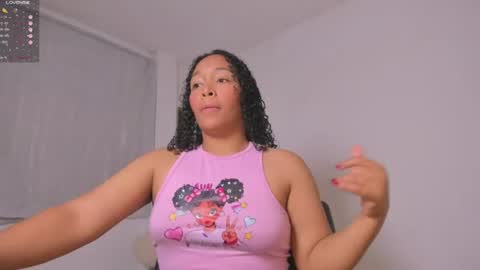 Snapshot of desty_y chatting on June 19, 2:38 am desty_y online show from June 19, 2:38 am