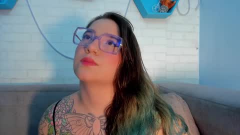 Deva Blue online show from March 4, 3:33 am