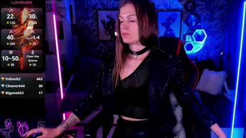 Snapshot of devi_evi chatting on December 1, 8:53 pm Evi online show from December 1, 8:53 pm