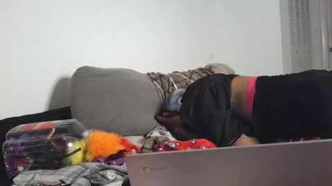 Snapshot of deviantdynasty chatting on November 6, 7:31 am deviantdynasty online show from November 6, 7:31 am