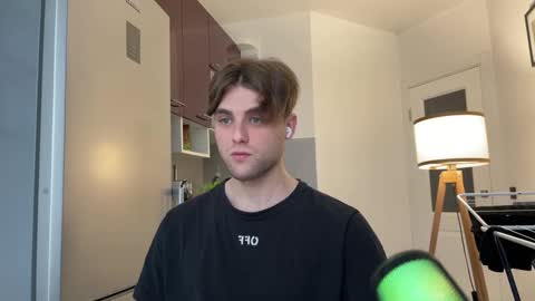 Snapshot of devilnut1 chatting on February 12, 1:37 pm devilnut1 online show from February 12, 1:37 pm