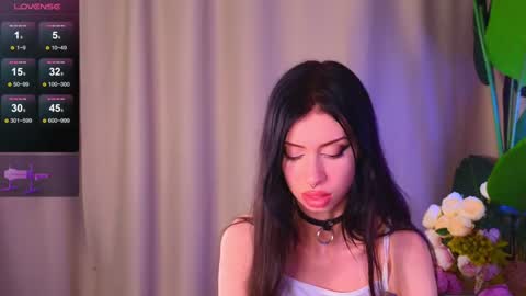 Snapshot of devilss_toy chatting on December 13, 5:54 pm CIBELLE online show from December 13, 5:54 pm