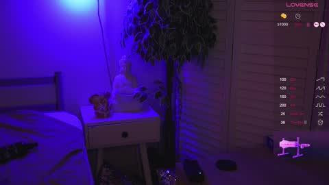 Snapshot of devilss_toy chatting on March 12, 6:00 pm CIBELLE online show from March 12, 6:00 pm