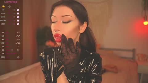 Snapshot of devilss_toy chatting on September 21, 3:57 pm CIBELLE online show from September 21, 3:57 pm