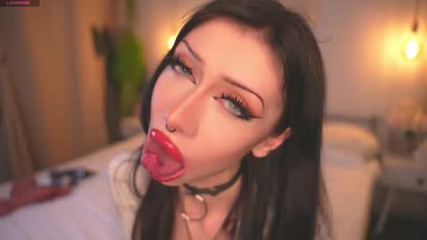 Snapshot of devilss_toy chatting on October 19, 4:07 pm CIBELLE online show from October 19, 4:07 pm