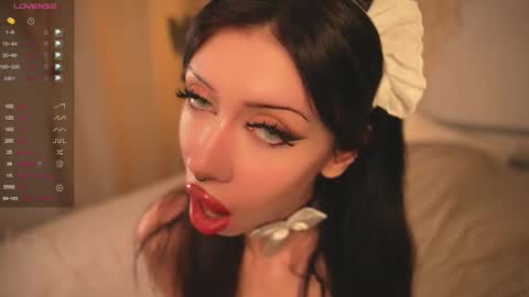 Snapshot of devilss_toy chatting on October 26, 4:13 pm CIBELLE online show from October 26, 4:13 pm