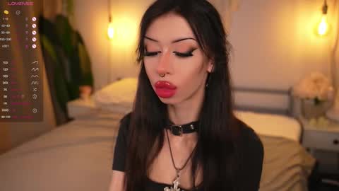 Snapshot of devilss_toy chatting on November 9, 3:32 pm CIBELLE online show from November 9, 3:32 pm