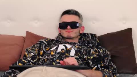 devin_ho online show from February 27, 5:02 am