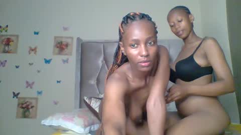 Snapshot of devinegrace6 chatting on November 9, 1:59 am devinegrace6 online show from November 9, 1:59 am