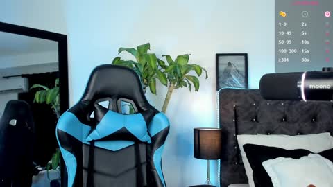 Snapshot of devlin_violet__ chatting on December 9, 2:34 am PaulaInsta  paulacastellanos 1Pvt open online show from December 9, 2:34 am