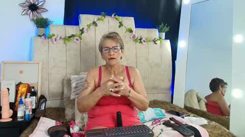 Snapshot of devora_mature65 chatting on November 15, 2:20 am Devora online show from November 15, 2:20 am