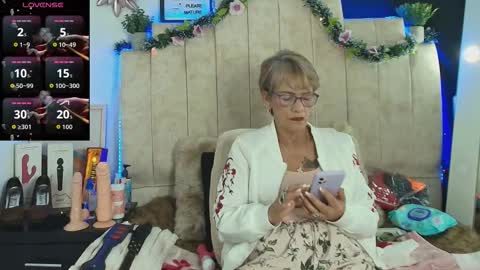 Snapshot of devora_mature65 chatting on November 30, 6:34 pm Devora online show from November 30, 6:34 pm
