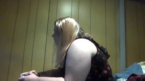 Snapshot of devykitten2018 chatting on February 2, 3:21 am devykitten online show from February 2, 3:21 am