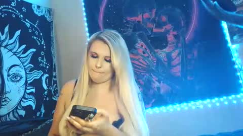 Snapshot of devyn_winter chatting on November 12, 10:52 pm devyn winter online show from November 12, 10:52 pm