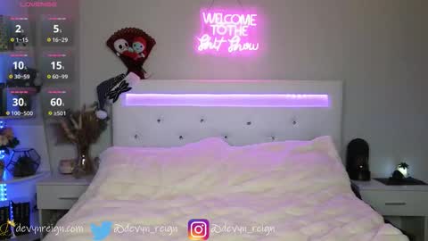 Devyn Reign online show from November 15, 6:22 am